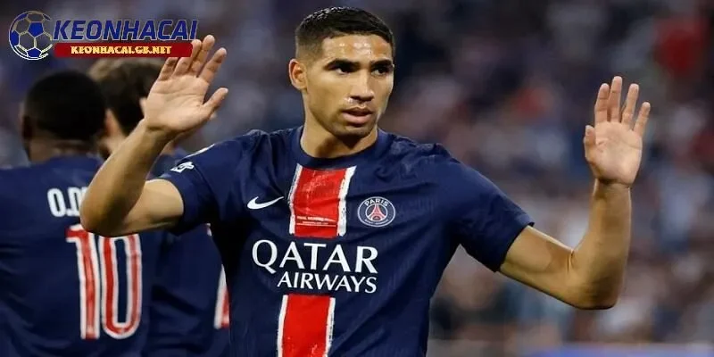 Hakimi không ăn mừng khi mở tỷ số trong trận chung kết Hakimi không ăn mừng khi mở tỷ số trong trận chung kết